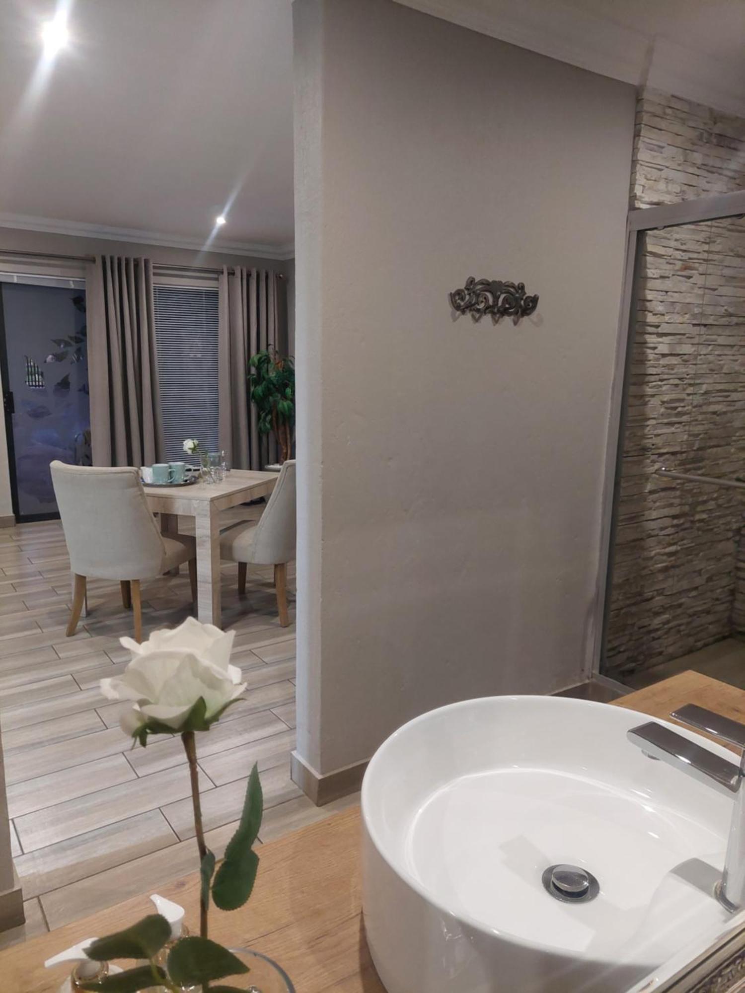 Bella Rosa Bed & Breakfast Potchefstroom Bagian luar foto