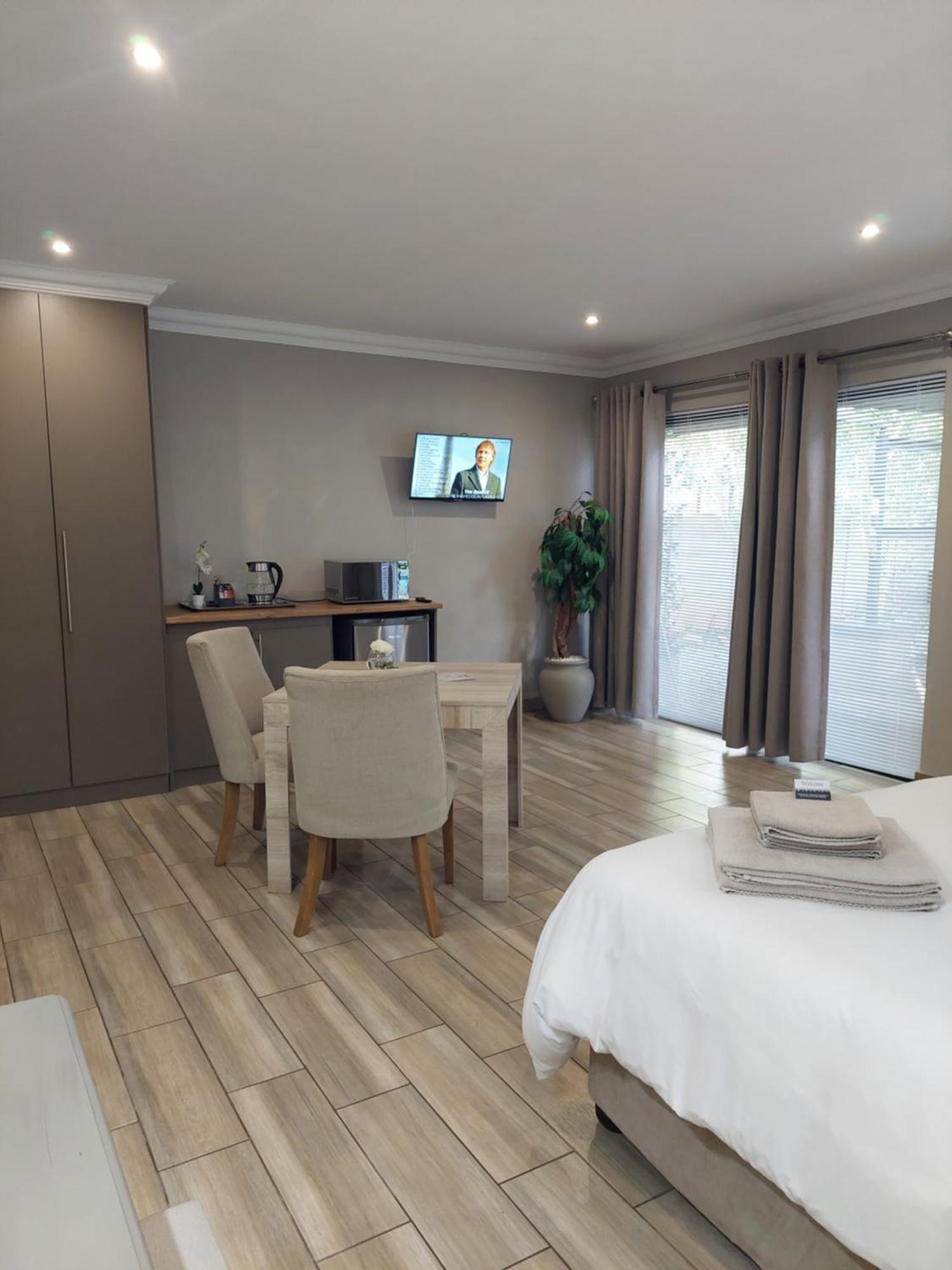 Bella Rosa Bed & Breakfast Potchefstroom Bagian luar foto